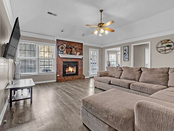 5th image of 6770 Castlegate Ln