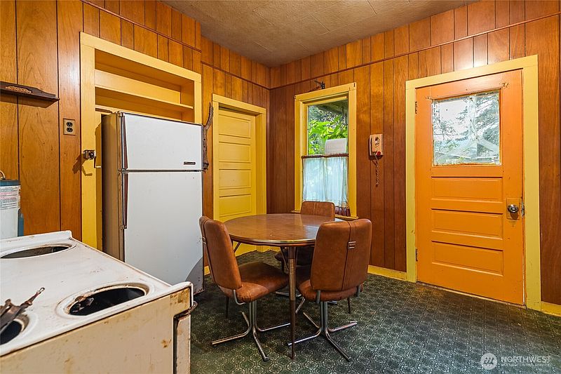 2nd image of 20697 Prairie Road