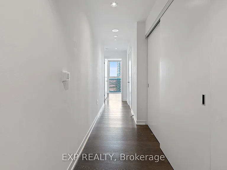 20 Richardson St #2710 — Photo 2