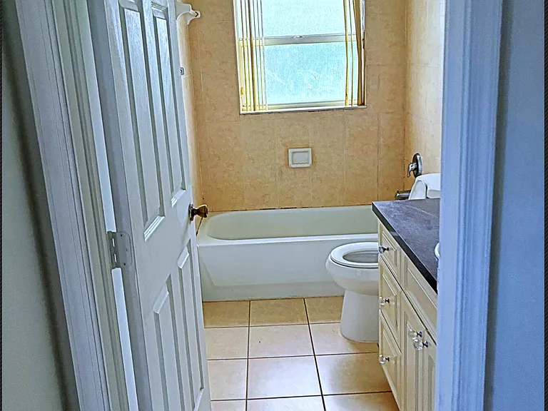 647 Latona Ave — Photo 5