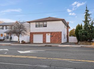 376 Newbridge Rd, East Meadow, NY 11554