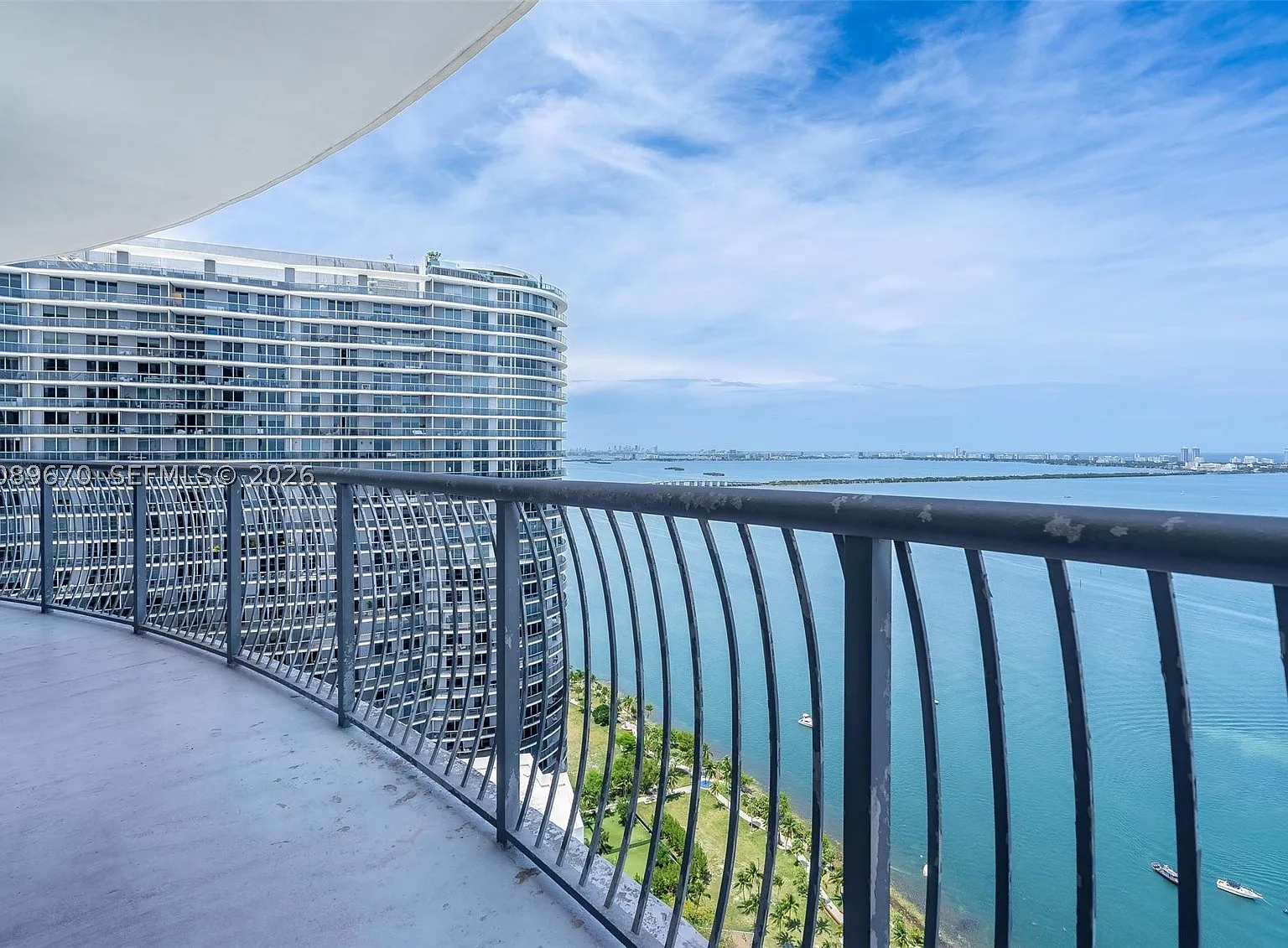 2 bed, 2.0 bath, 1048 sqft, $4,500 — Photo 4
