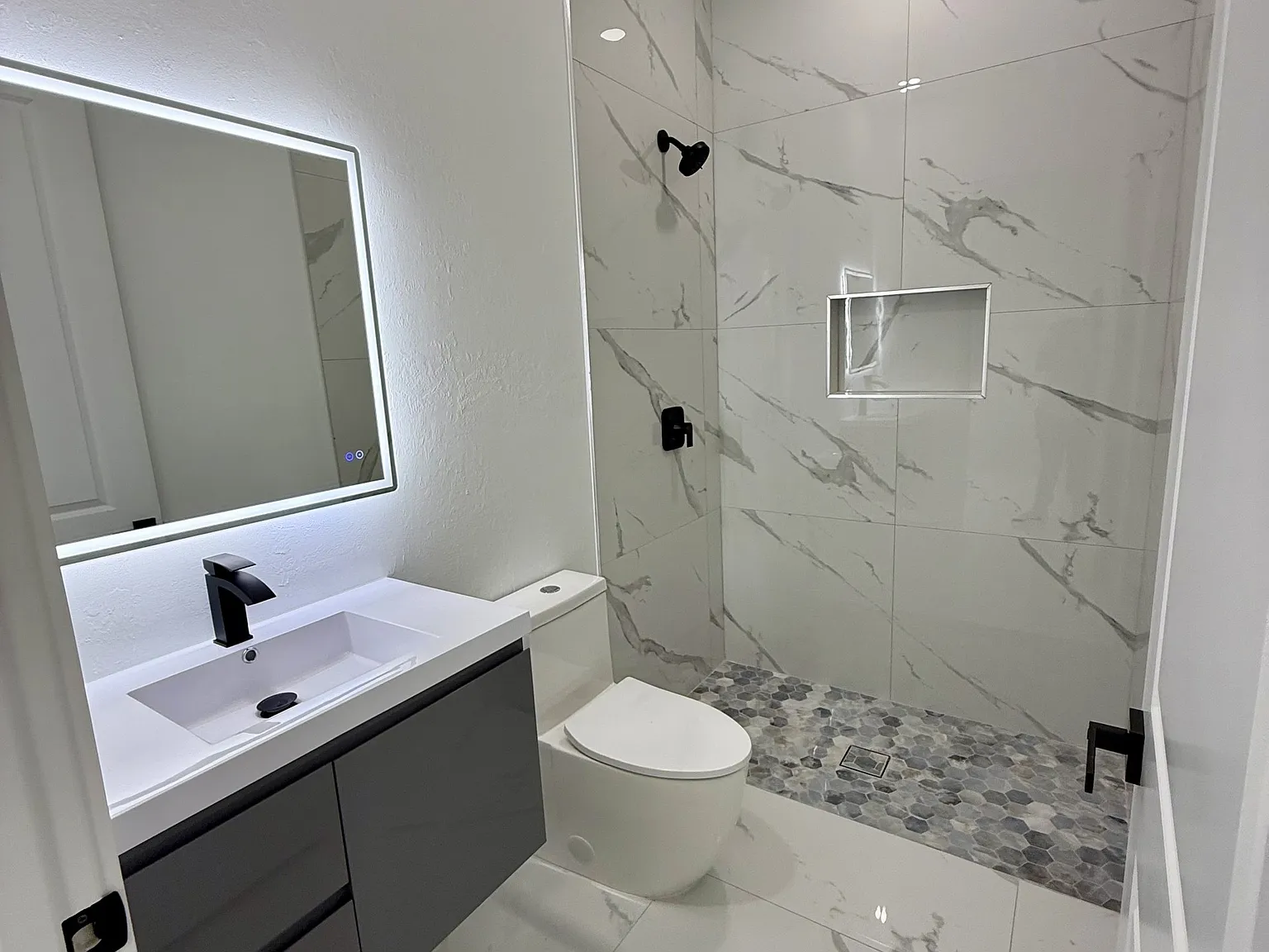 3 bed, 950 sqft, $1,600 — Photo 4
