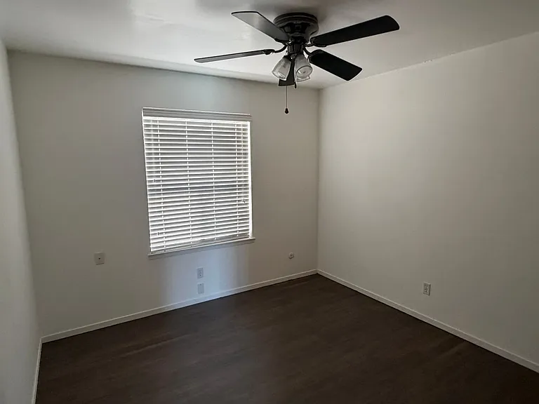 1335 W Evergreen Ct — Photo 19
