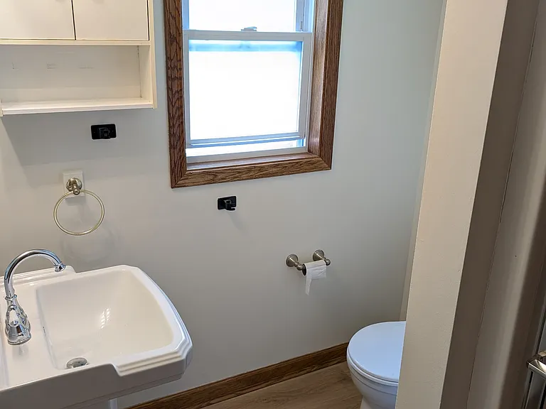 3599-3603 Abbott Rd — Photo 14