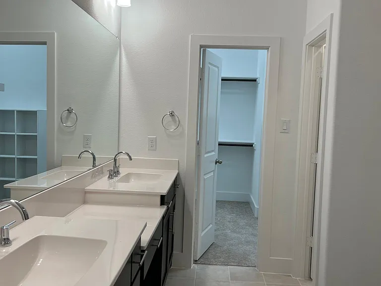 2319 Southwick Dr — Photo 9