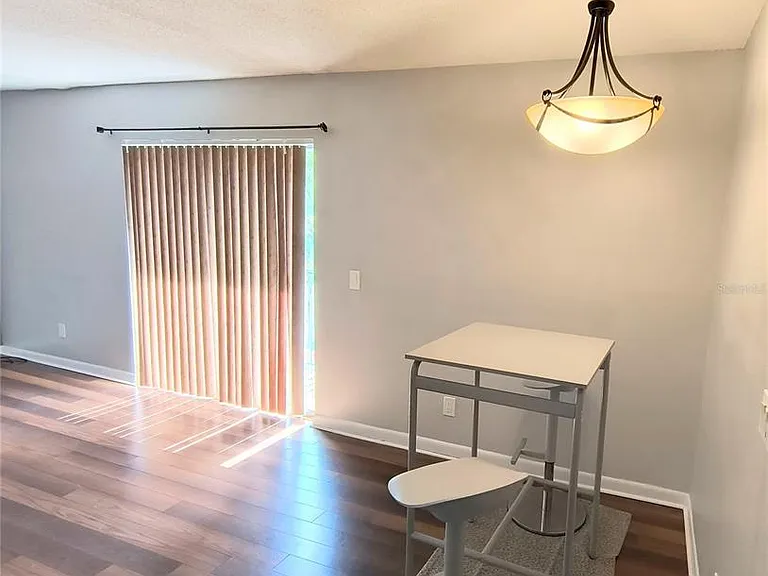 201 S Arrawana Ave #L — Photo 3