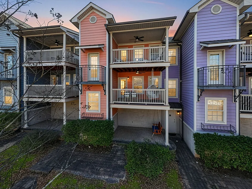 7 Hamilton Ave #1