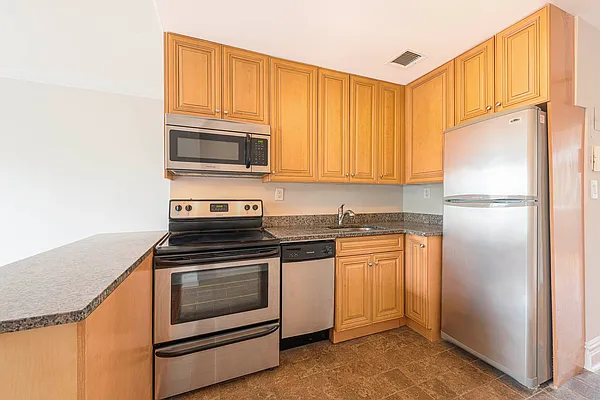 Rented by Engel and Volkers Brownstone Brooklyn | media 10