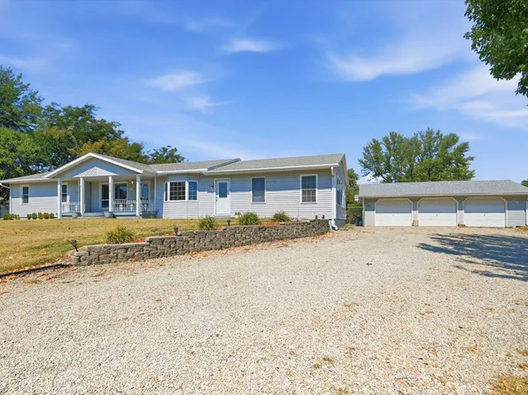 4310 NW 46th St, Topeka, KS 66618