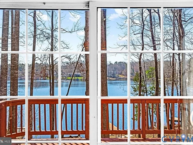 686 Lake Caroline Dr — Photo 29