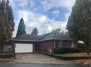 948 Hazelnut Ln, Springfield, OR 97478