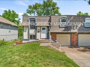 9406 W 83rd St, Overland Park, KS 66204
