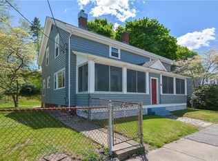 24 Walker St, Lincoln, RI 02865