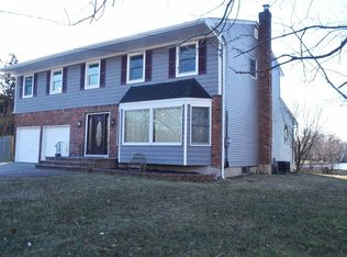 196 W Main St, East Islip, NY 11730
