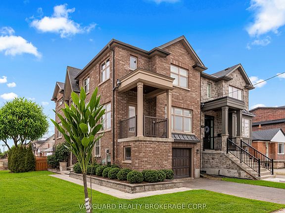 3rd image of 106 George St