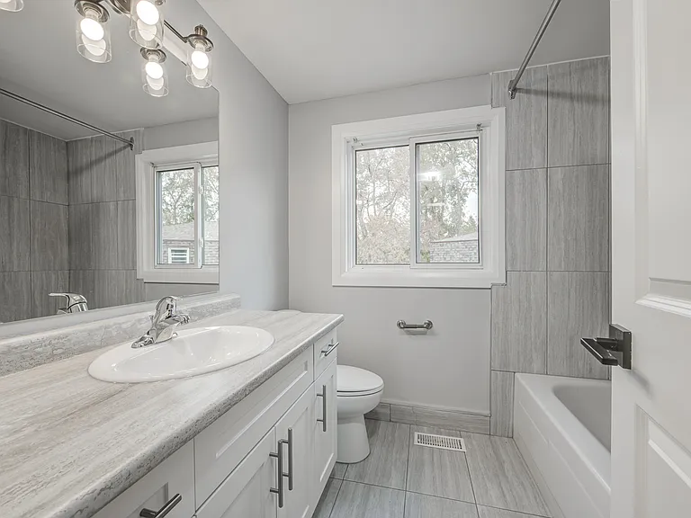 6 Pearl Cres #3 — Photo 16