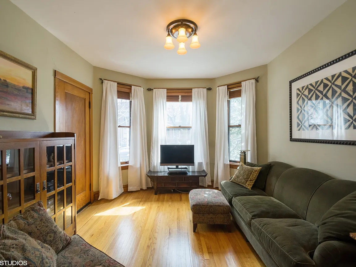 3620 N Oakley Ave, Chicago, IL 60618 | Zillow