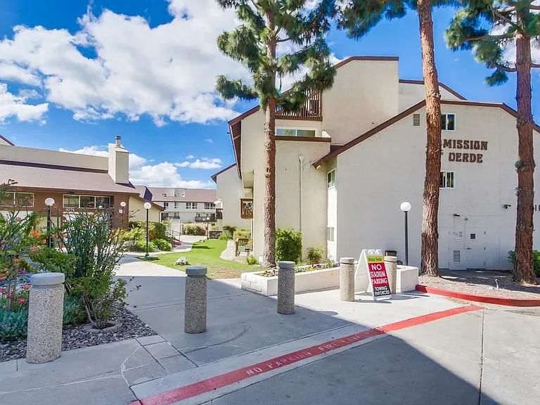 6111 Rancho Mission Rd #108 — Photo 45
