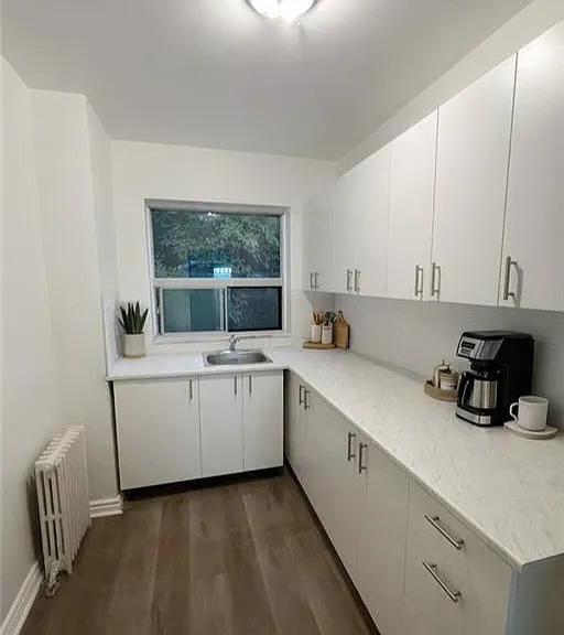 325 A James St S #301 — Photo 3