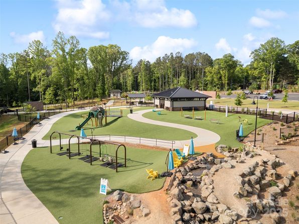 808 Sharon Dr, Waxhaw, NC 28173