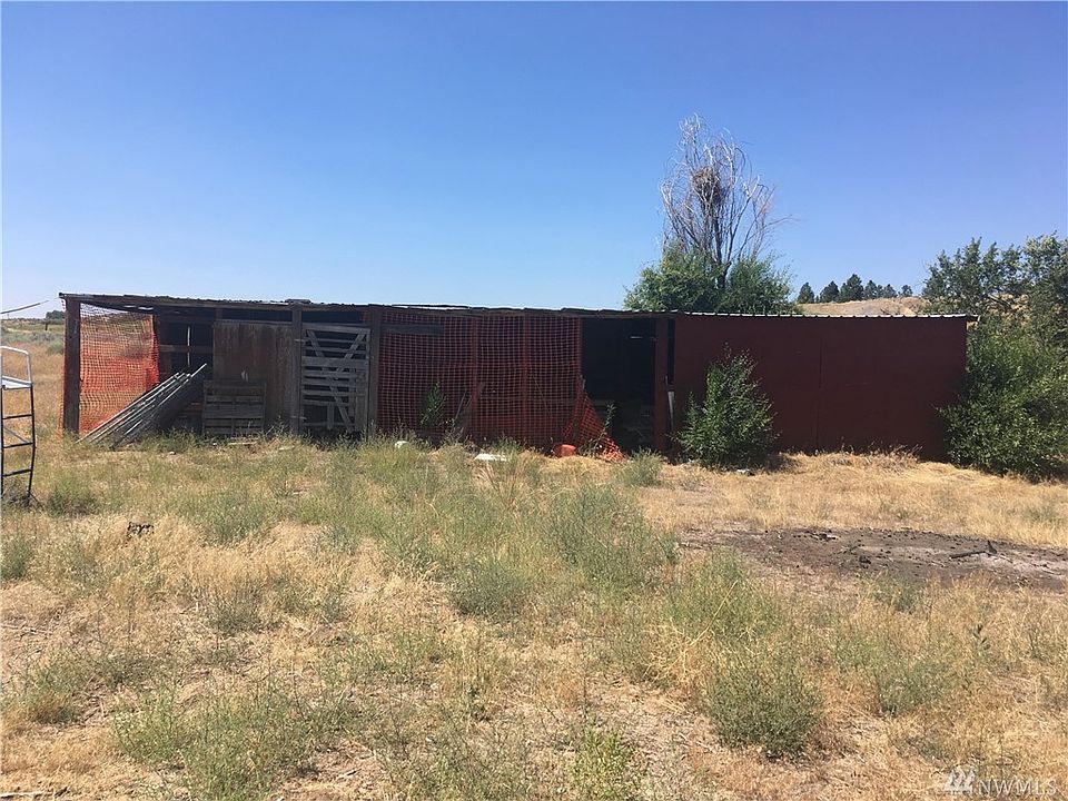 2nd image of 2520 Road E NE