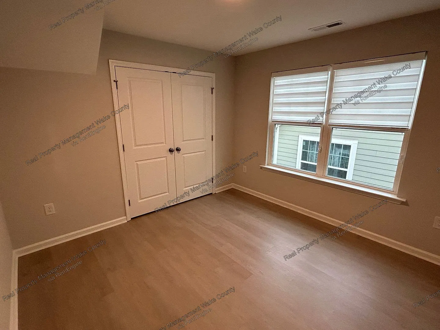 4 bed, 3.5 bath, 2350 sqft, $2,450 — Photo 4