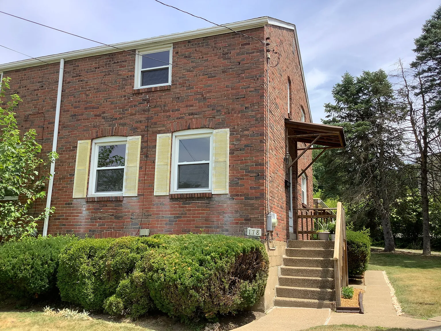2 bed, 900 sqft, $1,400 — Photo 2