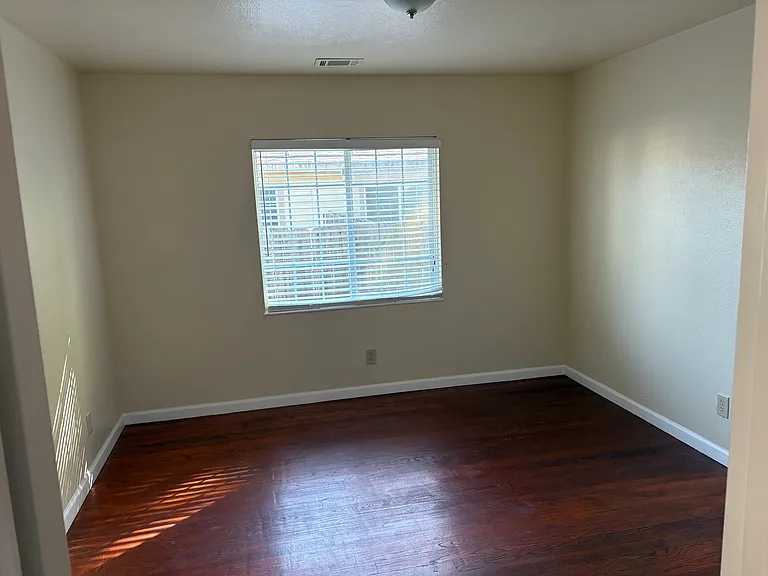 116 Carquinez St — Photo 18