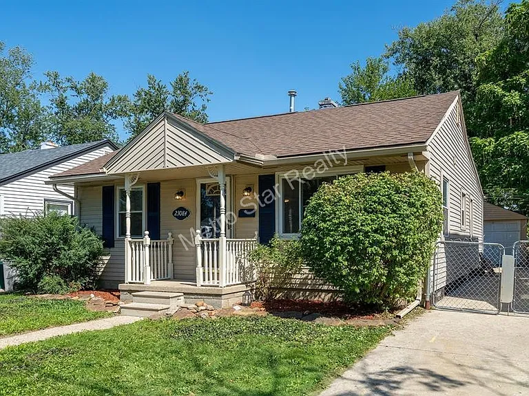 23084 Pilgrim Ave — Photo 2