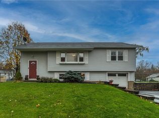 8 Provost Dr, New Windsor, NY 12553