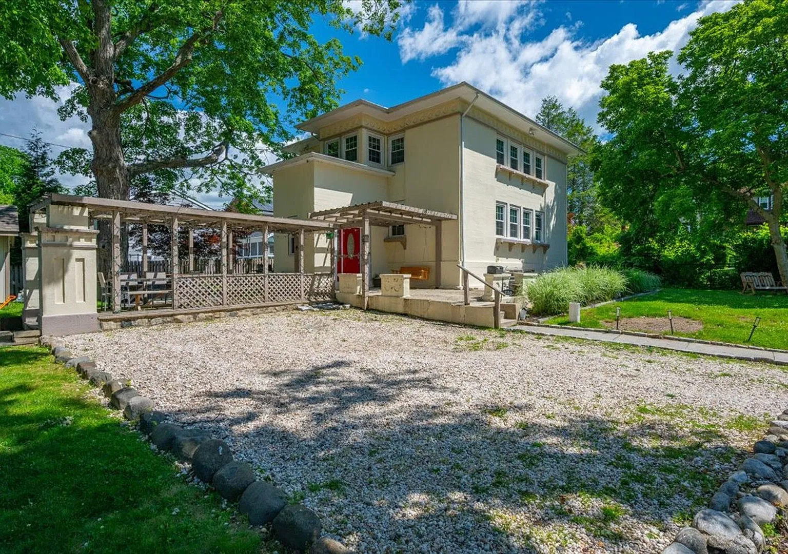Rare opportunity to lease this Frank Lloyd Wright-inspired Colonial in the highly sought-after Ha... — Photo 2