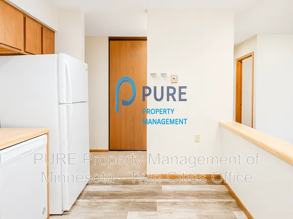 221 Grand Ave W APT 204, South Saint Paul, MN 55075