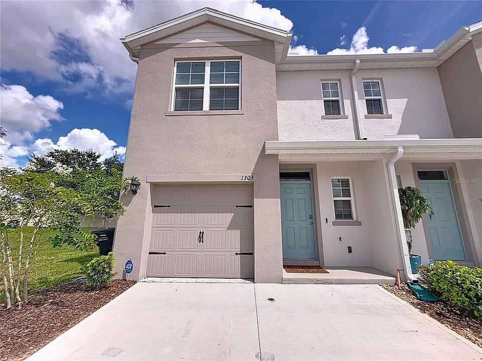 1303 Tallowwood Ln