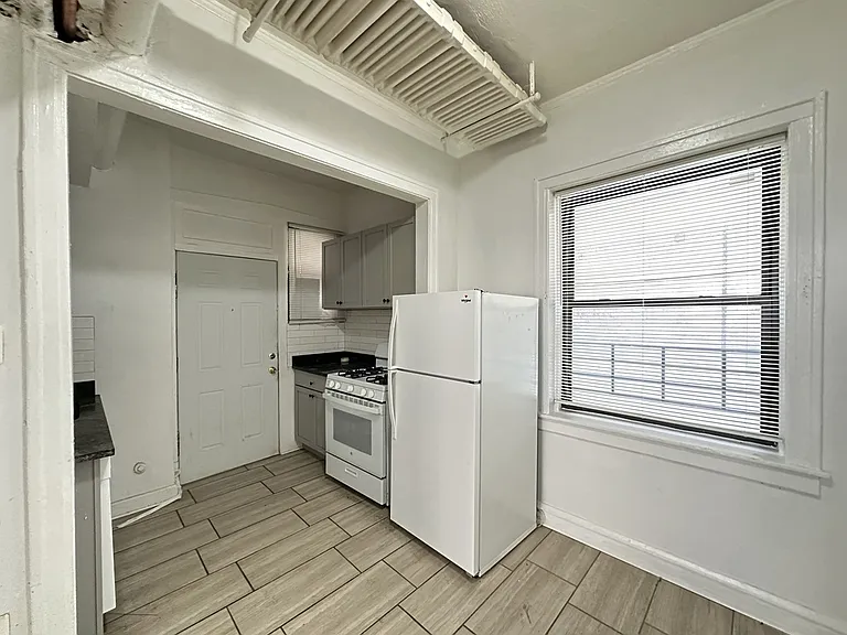 1321.5 W Estes Ave #94 — Photo 2