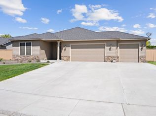 4803 Tamarisk Dr, Pasco, WA