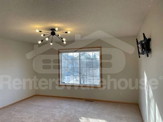 11011 Oak Grove Cir #B — Photo 8
