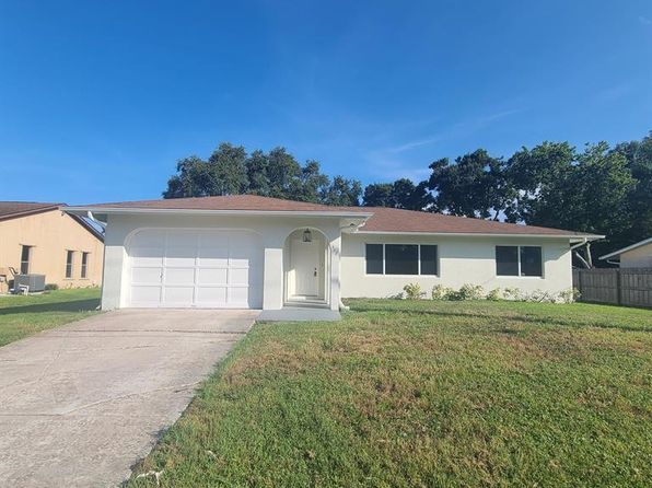 528 SE Greenway Ter