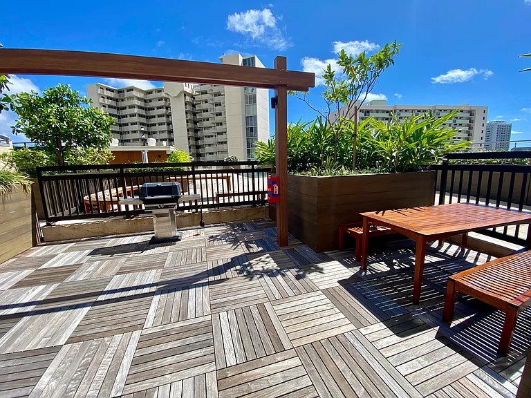 1717 Mott Smith Dr — Photo 16