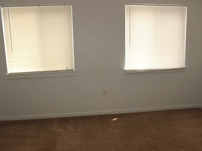 Cascades Pointe — Photo 11