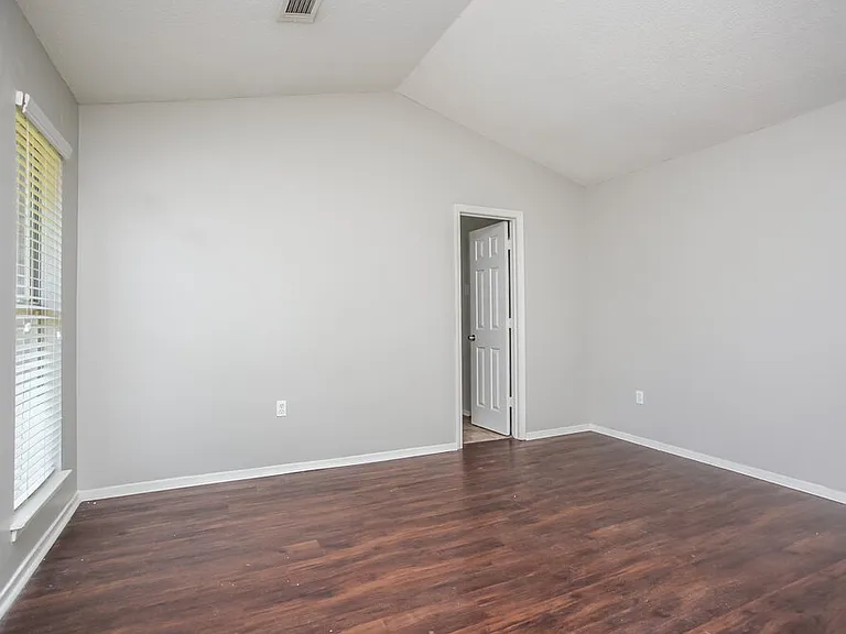 10431 Amanda Dr — Photo 9