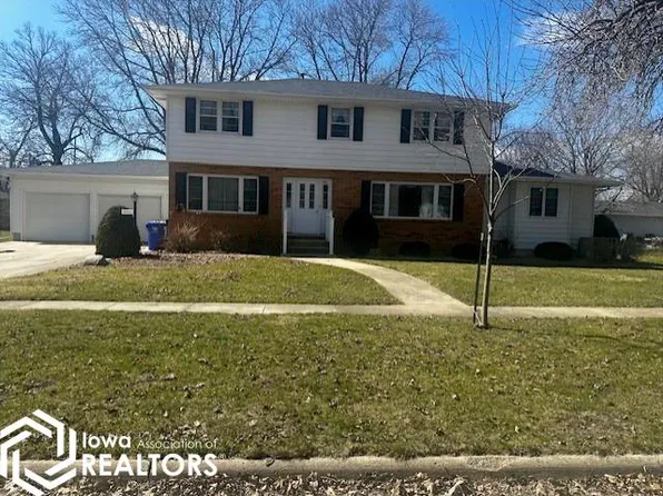 452 1st Ave SW, Britt, IA 50423