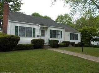 12 McCook Pl, Niantic, CT 06357