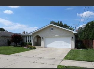 6556 W 92nd St, Oak Lawn, IL