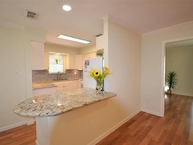 12711 Westleigh Dr — Photo 17