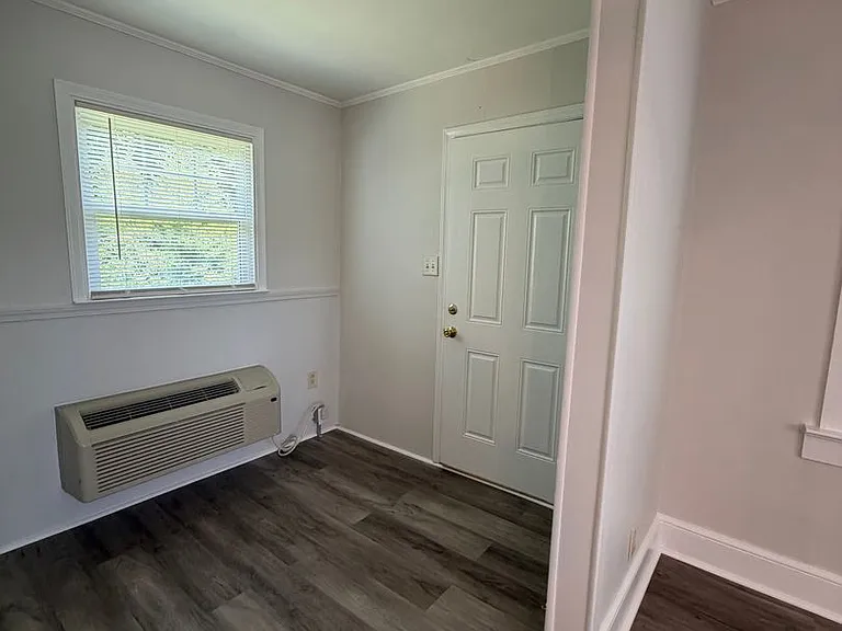 653 E Main St #D — Photo 5