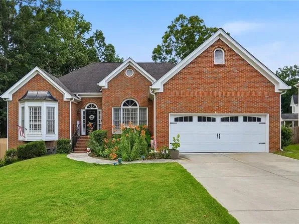 2116 Gatwick Dr, Lawrenceville, GA 30043