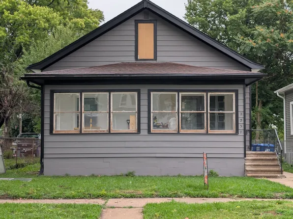 2237 Kristan Ave, North Chicago, IL 60064