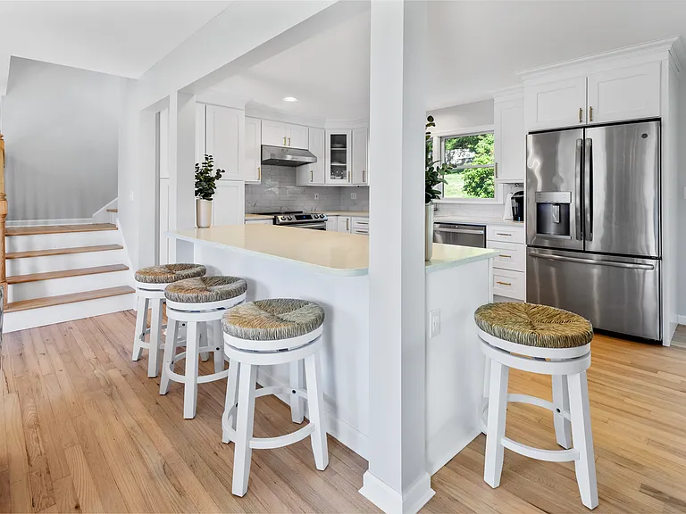 20 Underhill Dr — Photo 10