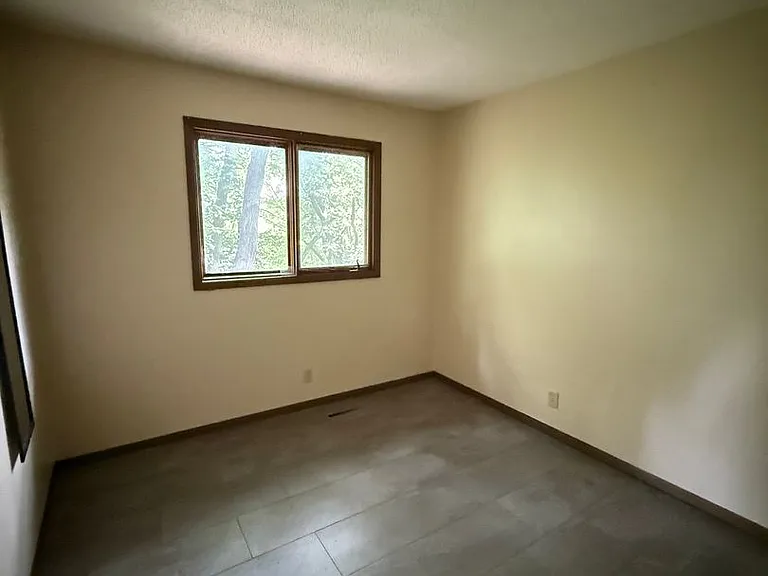 727 Westridge Rd — Photo 5